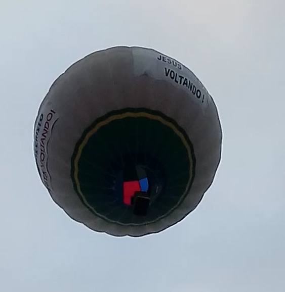 Pastor do balão deu voltas em vários bairros da cidade nesta madrugada – Foto: Reprodução/Redes Sociais