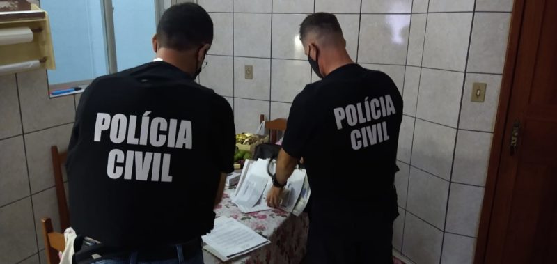 As ações desta quarta-feira (14) tinham objetivo de apreender documentos e aparelhos eletrônicos em imóveis de Laguna e Imaruí