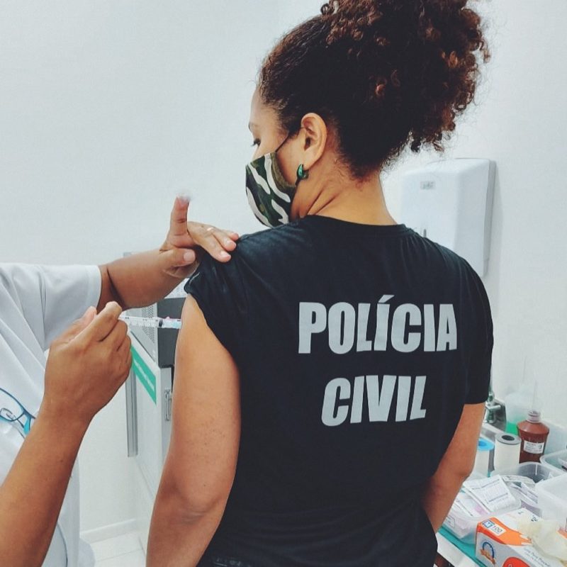 For&ccedil;as de seguran&ccedil;a j&aacute; podem se vacinar contra Covid-19 em Balne&aacute;rio Cambori&uacute; – Foto: DPCami/Redes sociais