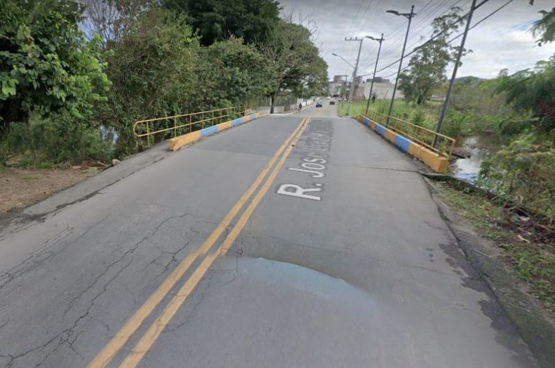 Ponto ‘rachada’ preocupa moradores da Murta, em Itajaí – Foto: Google/Reprodução/ND
