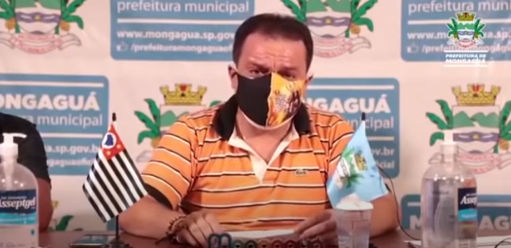 Prefeito caiu no choro ao vivo ao falar de morte de pai e irmão por Covid-19 – Foto: Redes Sociais/Reprodução/ND