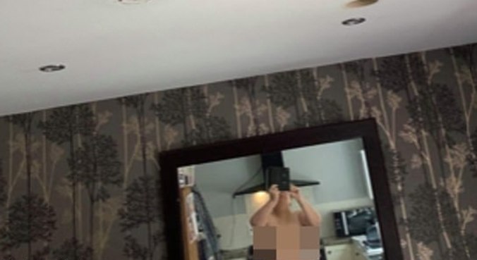 Apesar da exposi&ccedil;&atilde;o, ela pediu desculpas e deu risada da situa&ccedil;&atilde;o – Foto: Reprodu&ccedil;&atilde;o/ Daily Mail