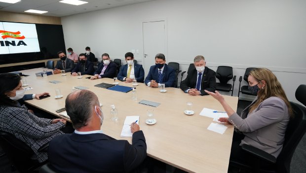 Um investidor mexicano e seu s&oacute;cio, de Rio do Sul, no Vale do Itaja&iacute;, se reuniram com a governadora interina de Santa Catarina, Daniela Reinehr – Foto: Secom/Divulga&ccedil;&atilde;o