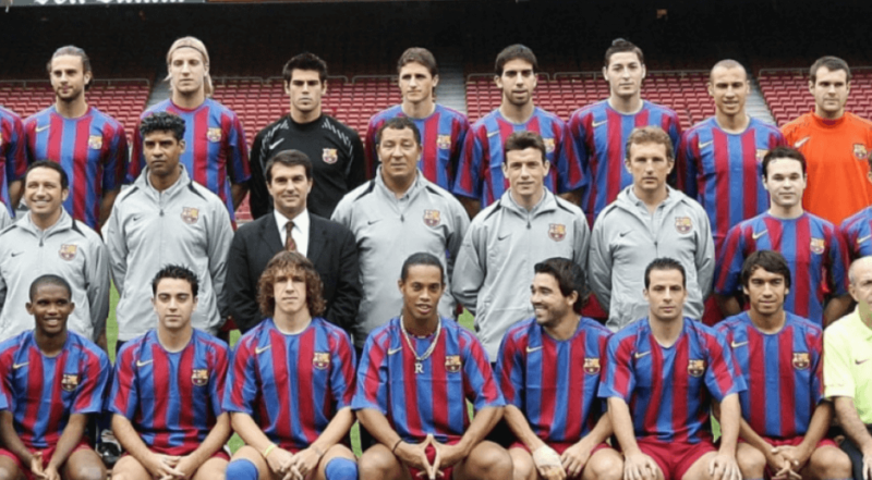 Ronaldinho Gaúcho foi o primeiro a fazer o gesto, copiado por Neymar e, depois, por Piqué – Foto: Divulgação