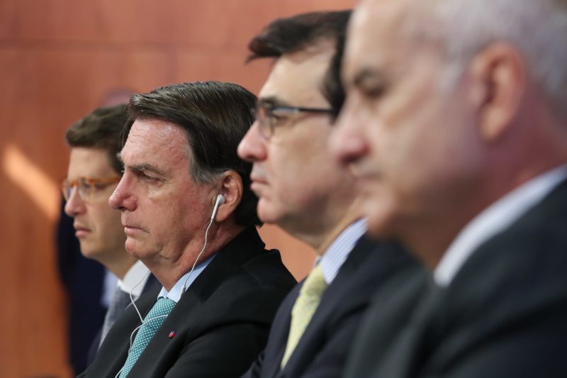 O ministro Marcos Pontes disse que foi dada entrada na Anvisa para os testes clínicos da vacina Versamuni