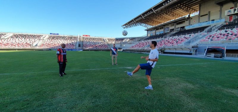 Ex-jogadores trocam passes na Arena e falam da expectativa de novas vitórias do Tricolor- Foto: Jean Balbinotti/ND