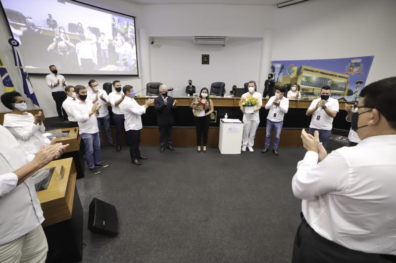 Profissionais de saúde foram homenageados na Câmara de Vereadores de Joinville – Foto: Mauro Artur Schlieck/ND