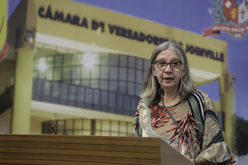 Tânia Larson (PSL) assume como Procuradora Especial da Mulher 