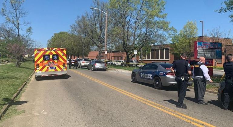 Tiroteio deixa vários feridos em escola secundária em Knoxville, no Tennessee (EUA) – Foto: Polícia de Knoxville/Reprodução Twitter