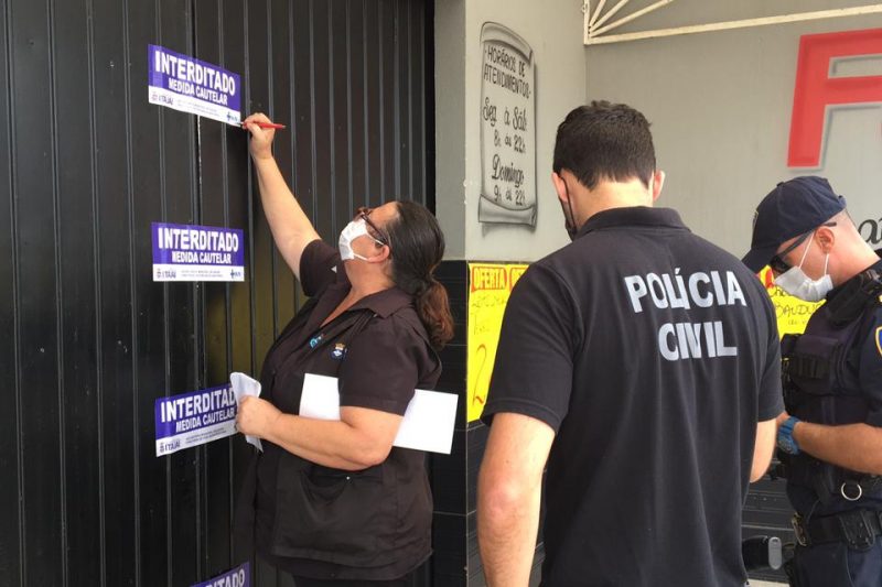 Mercado é interditado ao ser flagrado com 100 quilos de alimentos vencidos em SC – Foto: Divulgação/Vigilância Sanitária Itajaí