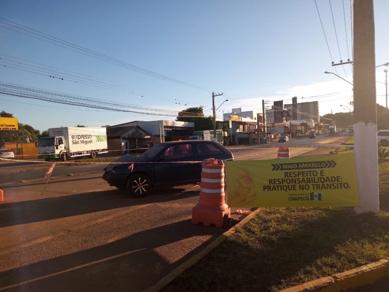 Sucatas de carros foram colocadas em alguns pontos da cidade. – Foto: Prefeitura de Chapecó/Divulgação/ND