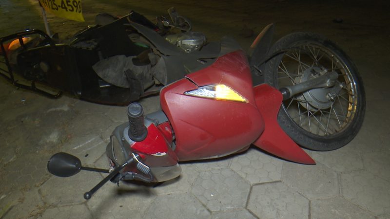 Acidente aconteceu no momento em que bombeiros, Samu e pol&iacute;cia atendiam a uma tentativa de homic&iacute;dio – Foto: Ricardo Alves/NDTV