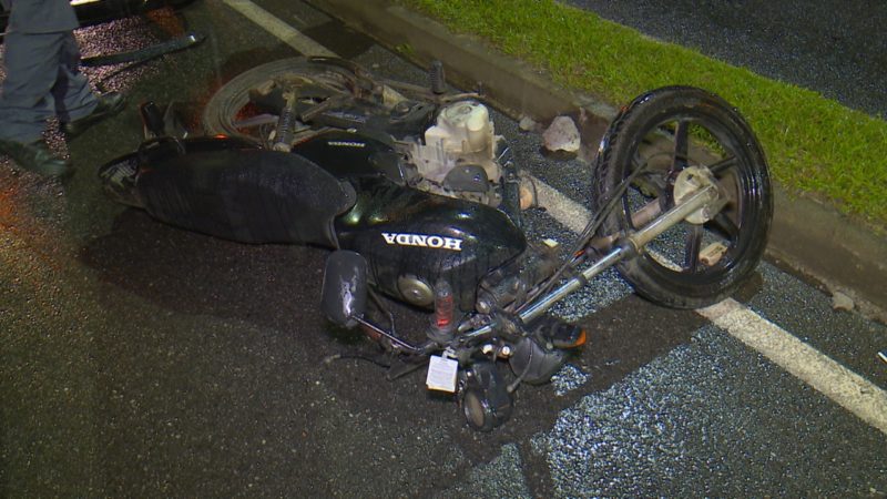 Primeiro acidente envolveu uma moto, um carro e um caminh&atilde;o – Foto: Ricardo Alves/NDTV