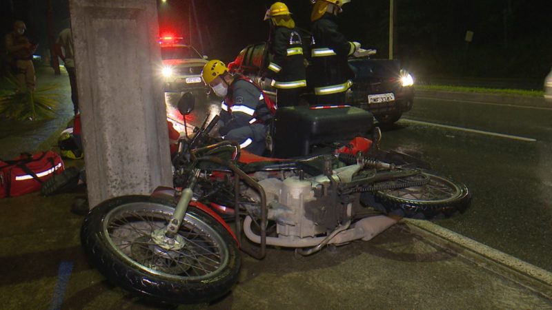Segundo acidente aconteceu cerca de duas horas ap&oacute;s a primeira colis&atilde;o – Foto: Ricardo Alves/NDTV