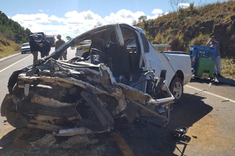 Colisão frontal entre carros mata motorista na Serra Catarinense – Foto: Divulgação/Corpo de Bombeiros