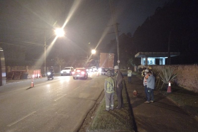 Trabalhador da BRK fica ferido ao ser atropelado em Blumenau – Foto: Alexandre de Oliveira / NDTV Blumenau