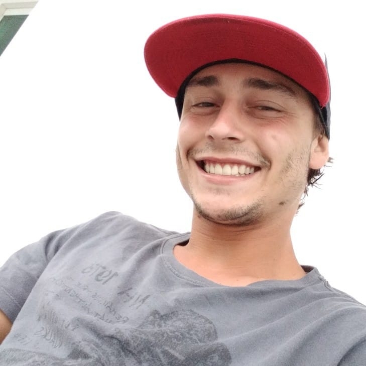 Acidente que matou o jovem aconteceu na noite desta quinta-feira