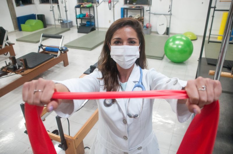 Aline atua na linha de frente contra a pandemia de Covid-19