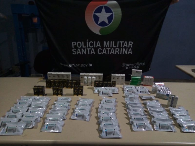 Mais de 2 mil comprimidos de anabolizantes que seriam vendidos em uma academia de BC foram apreendidos – Foto: PMSC/Divulga&ccedil;&atilde;o