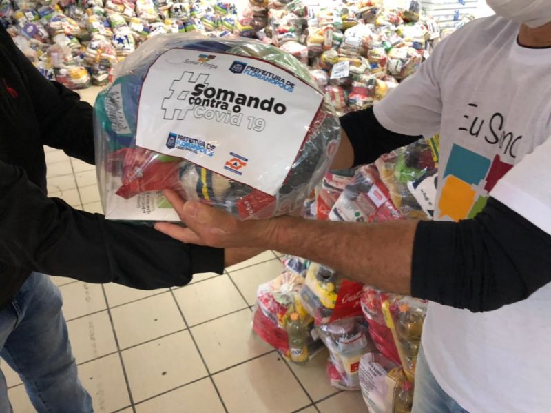 Desde o in&iacute;cio de abril deste ano, por meio da iniciativa Vacina&ccedil;&atilde;o Solid&aacute;ria, a Funda&ccedil;&atilde;o Somar, arrecadou mais de 40 toneladas de alimentos que s&atilde;o doadas &agrave; popula&ccedil;&atilde;o em vulnerabilidade social – Foto: PMF/Divulga&ccedil;&atilde;o/ND