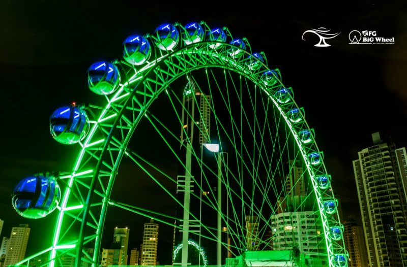 Atração esta nas cores verdes em alusão à semana da Enfermagem &#8211; Foto: FG Big Wheel/Divulgação