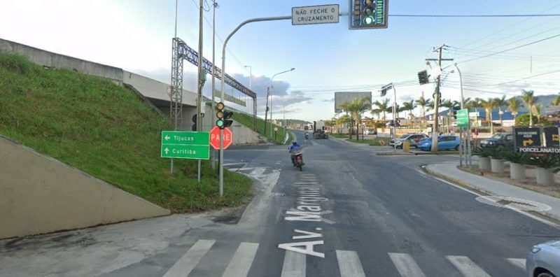 Acidente ocorreu no dia 7 de maio, na BR-101. em Tijucas – Foto: Reprodu&ccedil;&atilde;o/Google Street View