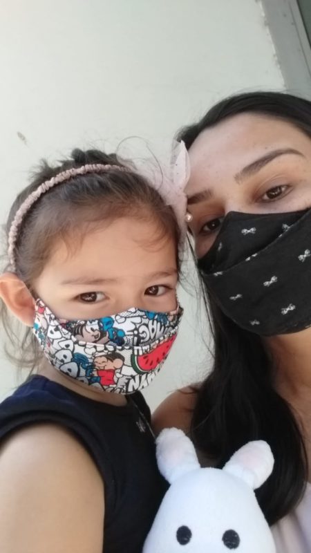 Camila, de 22 anos, passa os dias se dedicando à filha Maria, de 3 anos – Foto: Arquivo pessoal/ND