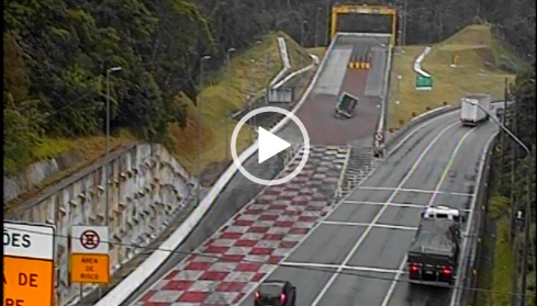 A entrada de n&ordm; 66 foi na &aacute;rea de escape do km 667,3, em Guaratuba, BR-376/PR.