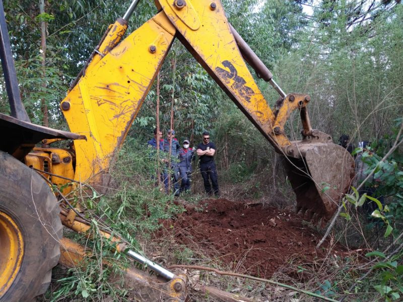 Corpos estavam enterrados em uma comunidade no interior de Chapecó. – Foto: Caroline Figueiredo/ND