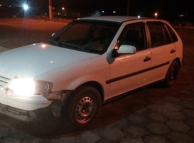Carro foi recuperado, após perseguição com troca de tiros em Treze de Maio – Foto: Divulgação/PM/ND