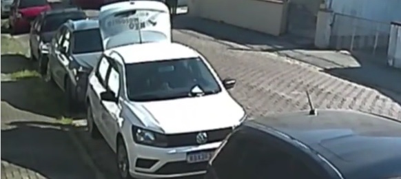 Homem estava com o carro do Programa da Dengue quando foi flagrado – Foto: Reprodu&ccedil;&atilde;o