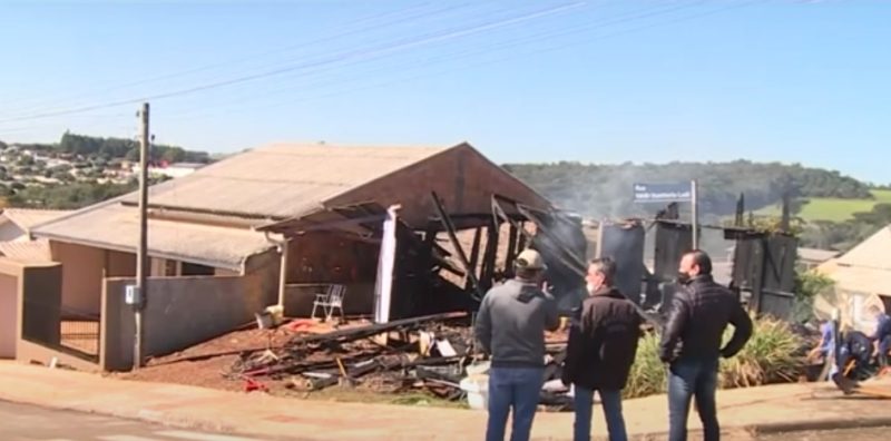 Polícia trabalha com a possibilidade de incêndio criminoso
