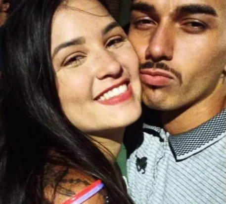 Jovem é acusada por matar namorado com agulha de narguilé em briga por pastel