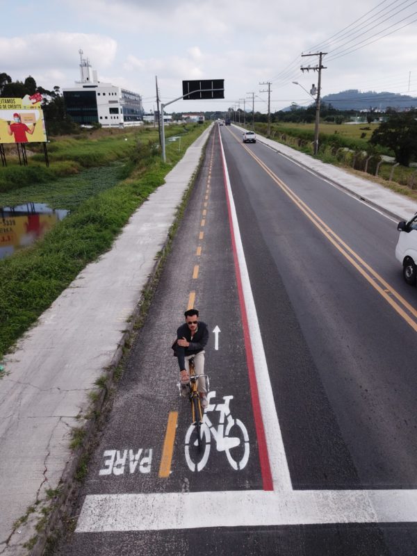 Ciclovia na avenida Luiz Boiteux Piazza – Leonardo Sousa/PMF/Divulgação/ND