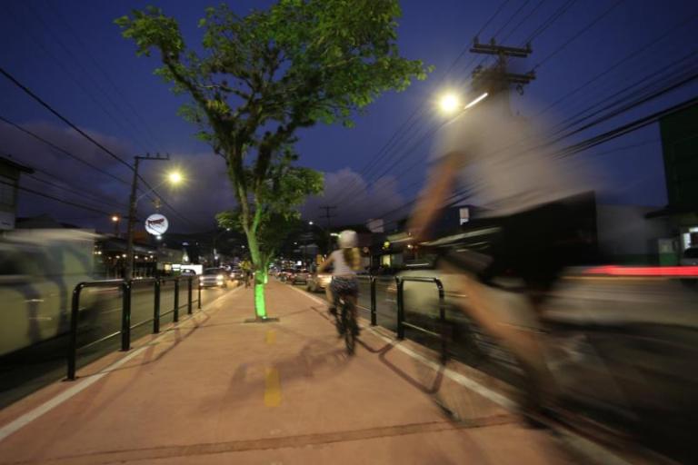 Ciclovia construída na avenida Madre Benvenuta, na Capital – PMF/Divulgação/ND