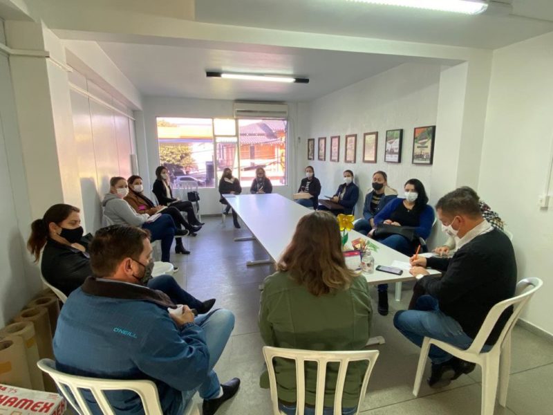 Encontro debateu seguran&ccedil;a nas creches e escolas do Munic&iacute;pio. – Foto: Divulga&ccedil;&atilde;o/Prefeitura de Cocal do Sul/ND