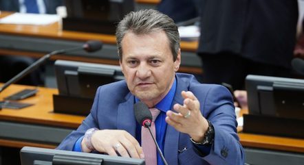 Comentário do deputado criou polêmica durante a sessão – Foto: PABLO VALADARES/CÂMARA DOS DEPUTADOS
