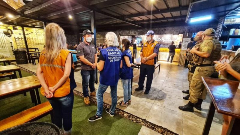 Fiscaliza&ccedil;&otilde;es foram intensificadas pelas equipes da Prefeitura, Pol&iacute;cia Militar, Pol&iacute;cia Civil e Bombeiros na &uacute;ltima semana – Foto: Divulga&ccedil;&atilde;o/Prefeitura de Blumenau/ND