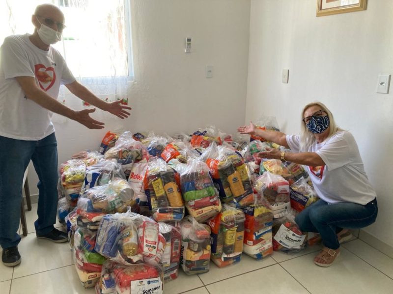 Doação de alimentos arrecadados para a ASPI (Ação Social Paroquial Ingleses) – Foto: PMF/Divulgação/ND