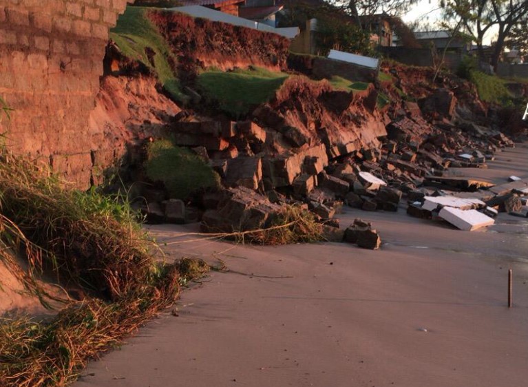Destrui&ccedil;&atilde;o ocorreu pela mar&eacute; alta que vem atingindo a regi&atilde;o costeira – Foto: Defesa Civil de Florian&oacute;polis/Divulga&ccedil;&atilde;o/ND