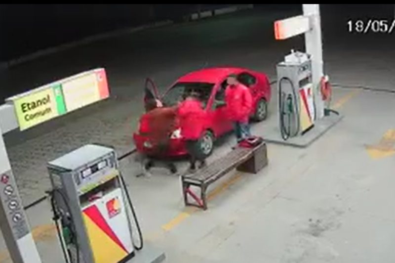 Frentista &eacute; agredida por colocar R$3 a mais de gasolina em SC – Foto: Reprodu&ccedil;&atilde;o/Redes Sociais