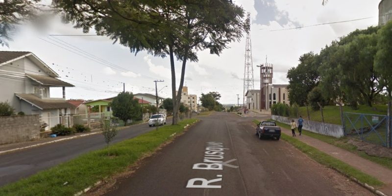 Roubo ocorreu na rua Brusque, no bairro Bela Vista. – Foto: Google Street/Reprodu&ccedil;&atilde;o