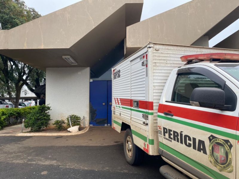 Homem de 40 anos &eacute; morto a tiros na noite de quarta-feira (12) em Chapec&oacute; – Foto: Willian Ricardo/ND