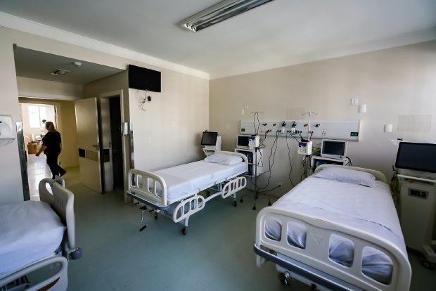 Estrutura do hospital tem 10 leitos de UTI e necessita de um Centro Cirúrgico. – Foto: SECOM PM Criciúma.