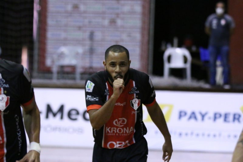 Daniel marcou o primeiro gol com a camisa tricolor na goleada de 7 a 1 sobre o time paranaense – Foto: Juliano Schmidt/JEC/Krona/Divulgação/ND