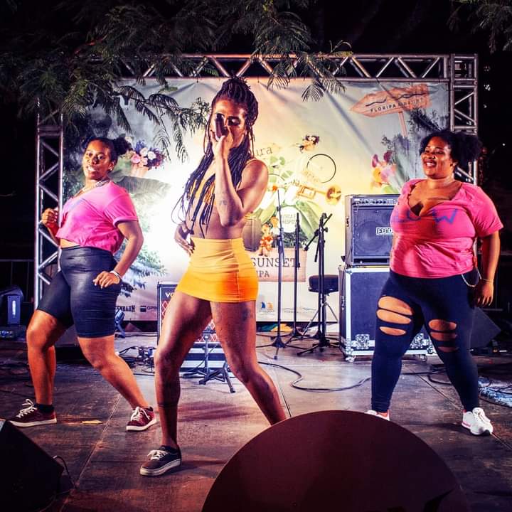 Artista desde os 16 anos, sua música mistura temas como o amor próprio, sensualidade e aceitação – Foto: Arquivo Pessoal/Divulgaçao/ND