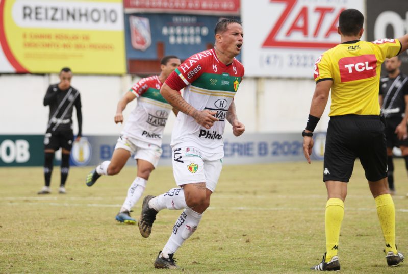 Edu se despede do Brusque. Fez hist&oacute;ria no time catarinense – Foto: Lucas Gabriel Cardoso/Brusque FC/ND