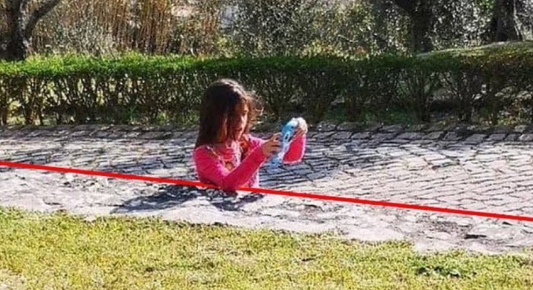 Internautas fazem montagens para tentar decifrar mistério por trás da foto – Foto: Reddit/ Divulgação/ ND