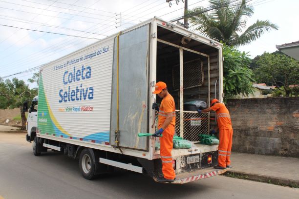 Projeto prev&ecirc; advert&ecirc;ncia aos catadores irregulares – Foto: C&acirc;mara de Jaragu&aacute; do Sul