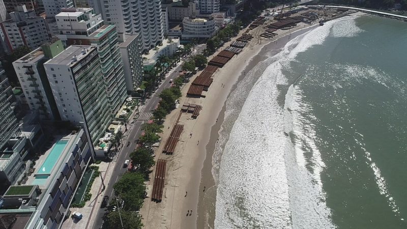 Draga usada em alargamento de praia em SC carrega o mesmo que 200 caminhões  de areia por viagem, Santa Catarina